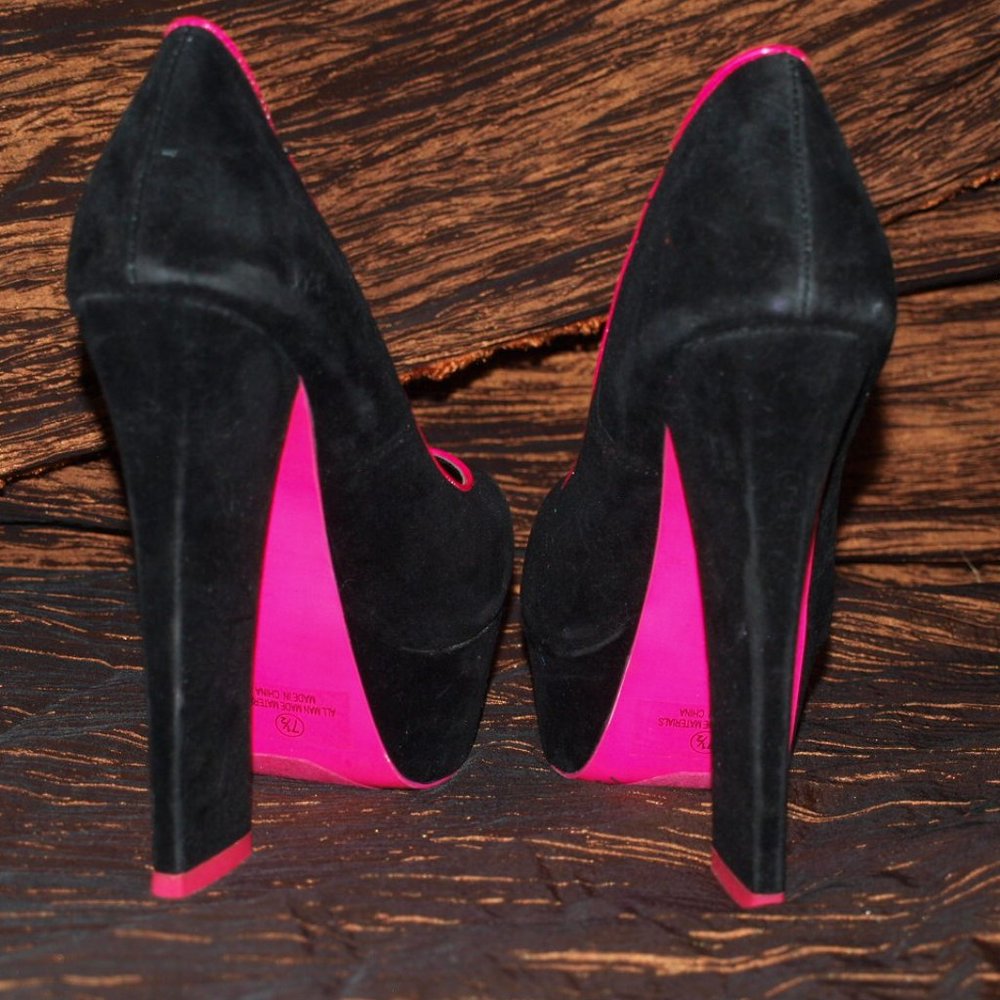 Black Velvet HEELS Thick SIZE7 1/2 BY SHIEHN USED FOR PHOTO SHOOT